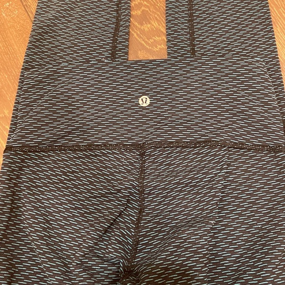 Lululemon Leggings Size 6 - Picture 2 of 3